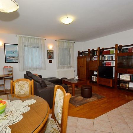 Apartman Vanja Omiš Esterno foto