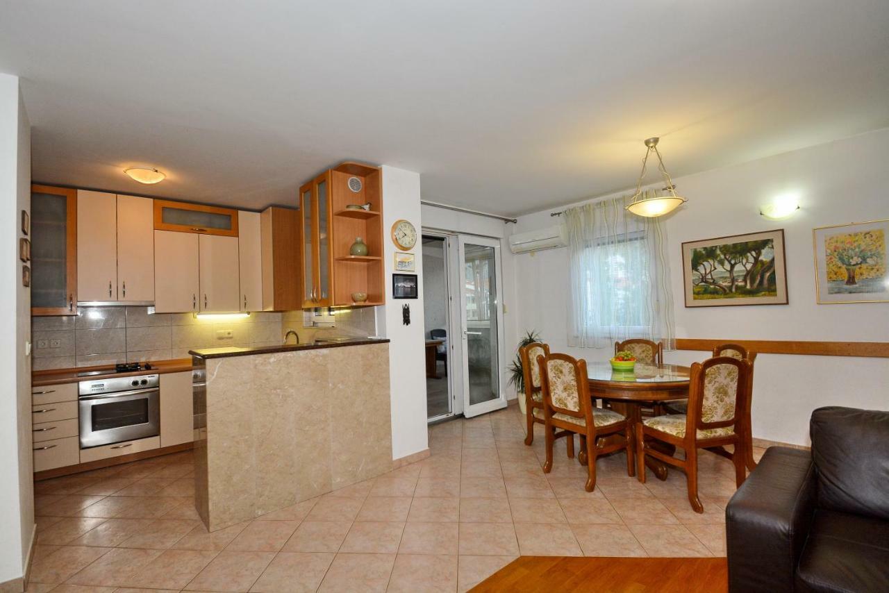 Apartman Vanja Omiš Esterno foto